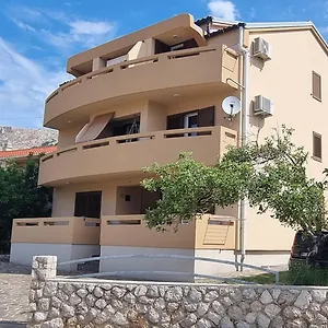 https://apartments-barbalic-d.primorje-gorskikotar.com